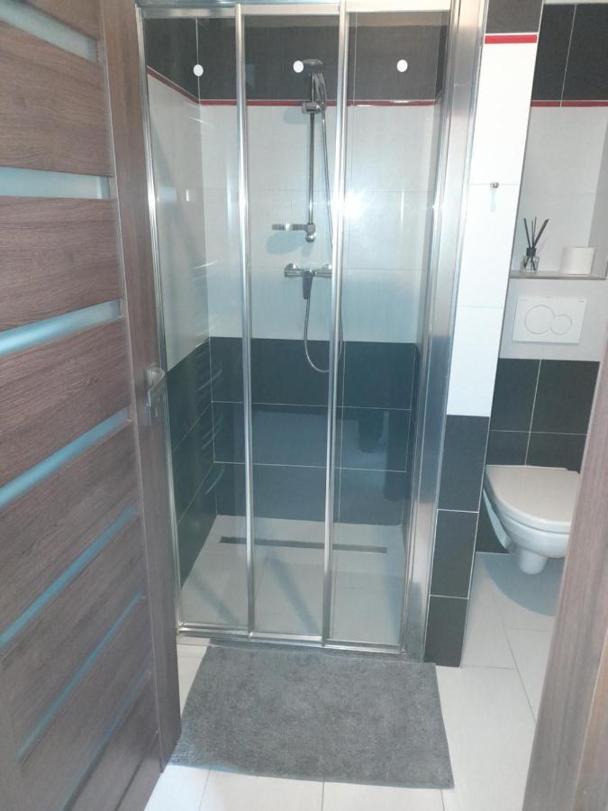 Vinoteka "U Kozu" Hotell Nové Město nad Metují Exteriör bild