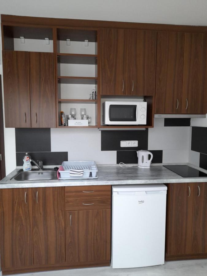 Vinoteka "U Kozu" Hotell Nové Město nad Metují Exteriör bild