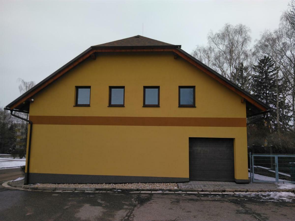 Vinoteka "U Kozu" Hotell Nové Město nad Metují Exteriör bild