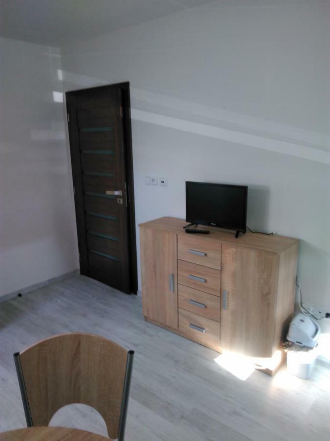 Vinoteka "U Kozu" Hotell Nové Město nad Metují Exteriör bild